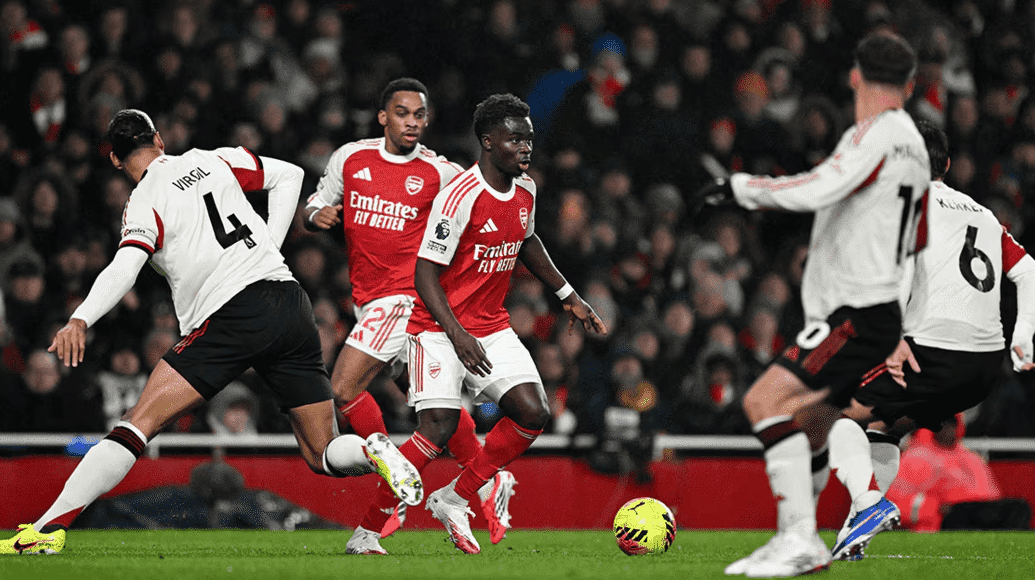 英超-布拉德利吊射中框+伤退 阿森纳0-0利物浦6分领跑