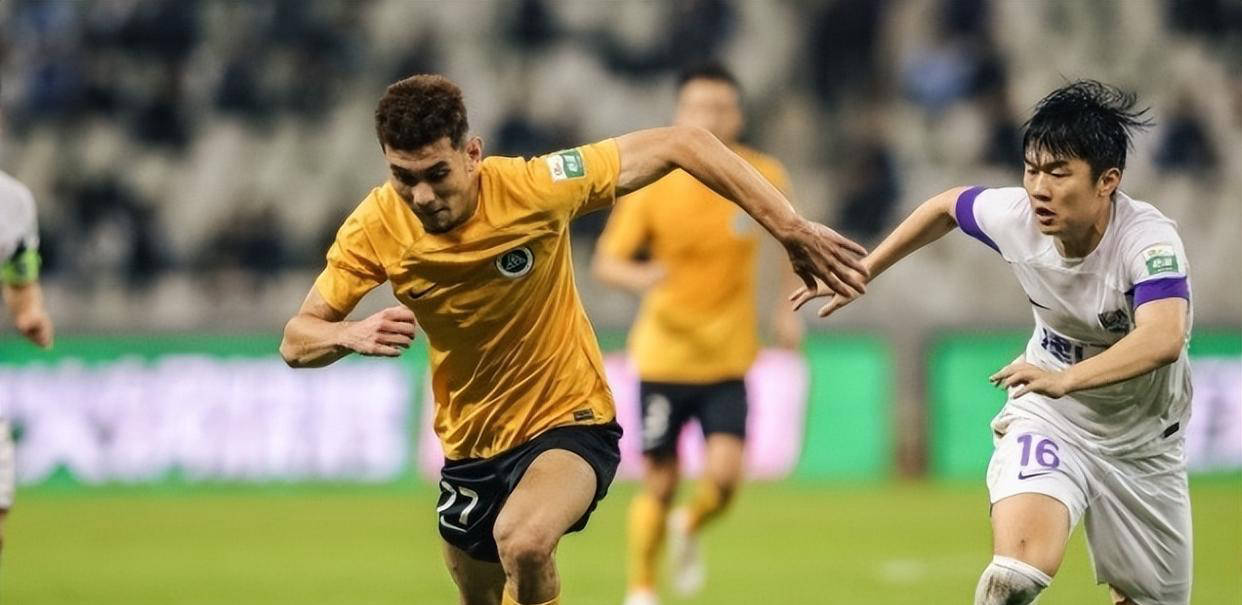 中国22岁女足锋霸邵子钦正式加盟葡超豪门本菲卡，开启欧冠征程